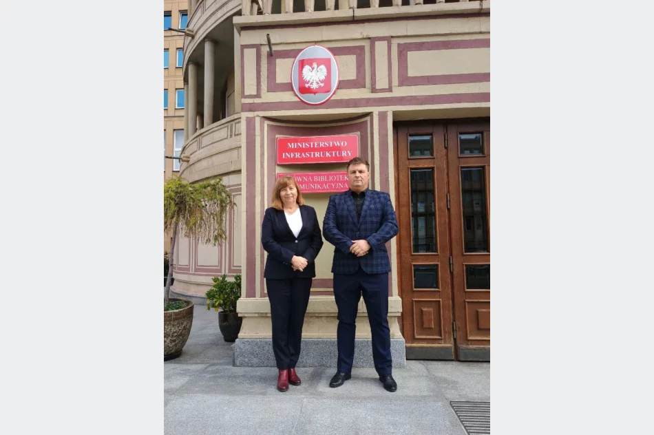 O kontrowersyjnych przejazdach kolejowych w ministerstwie - zdjęcie 2