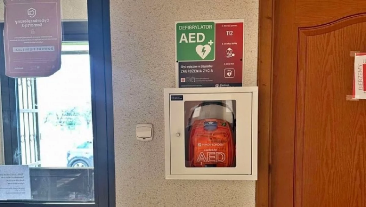 AED w urzędzie/fot.: UG Mszana Dolna