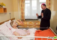 Biskup u chorych - zdjęcie główne