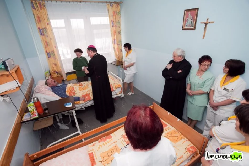Biskup u chorych - zdjęcie 4