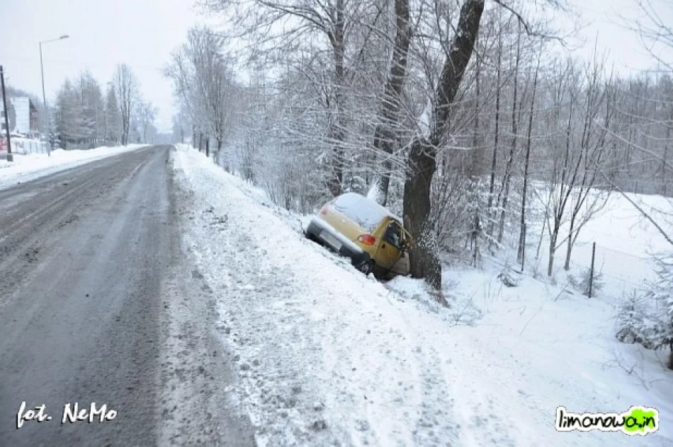 Matiz uderzył w drzewo - zdjęcie 2