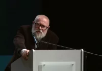 Dziś spotkanie z prof. Jerzym Bralczykiem - zdjęcie główne