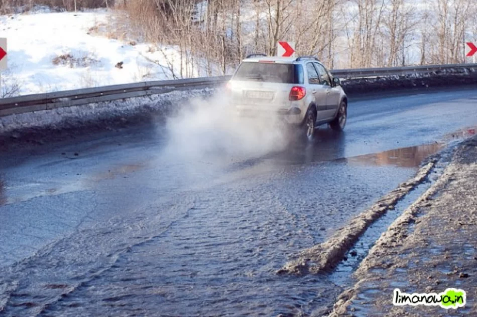 Niebezpiecznie zalana droga - zdjęcie 2