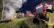 Pożar suszarni owoców - budynek gospodarczy spłonął - zdjęcie 4