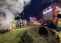 Pożar suszarni owoców - budynek gospodarczy spłonął - zdjęcie główne