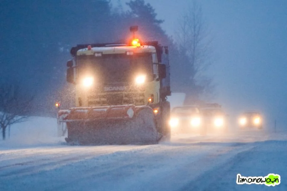 Biało i ślisko na  drogach – samochody w rowach - zdjęcie 2