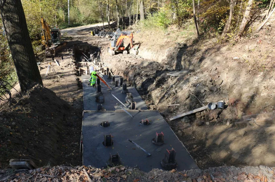 Trwają prace nad stabilizacją osuwisk przy ul. Bystrej i ul. Walecznych - zdjęcie 6