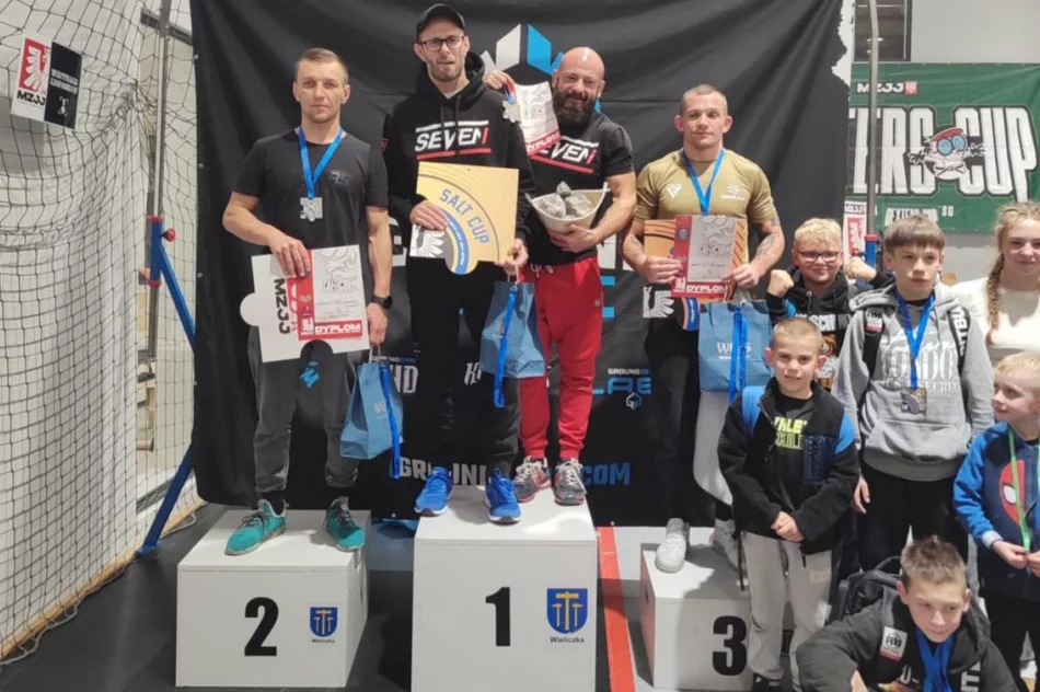Srebrny sukces młodych sportowców w Małopolskiej Lidze Jiu-Jitsu - zdjęcie 2