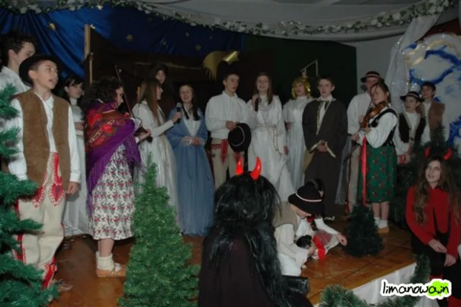 Seniorzy wspólnie świętowali - zdjęcie 2