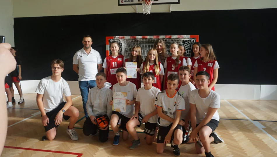 SP 2 Stara Wieś i SP Jurków: najlepsze drużyny w powiecie - zdjęcie 1