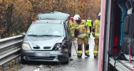  Zderzenie dwóch samochodów. 44-latka w szpitalu - zdjęcie 4