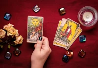Czy tarot może kłamać? Poznaj prawdę o kartach tarota - zdjęcie główne