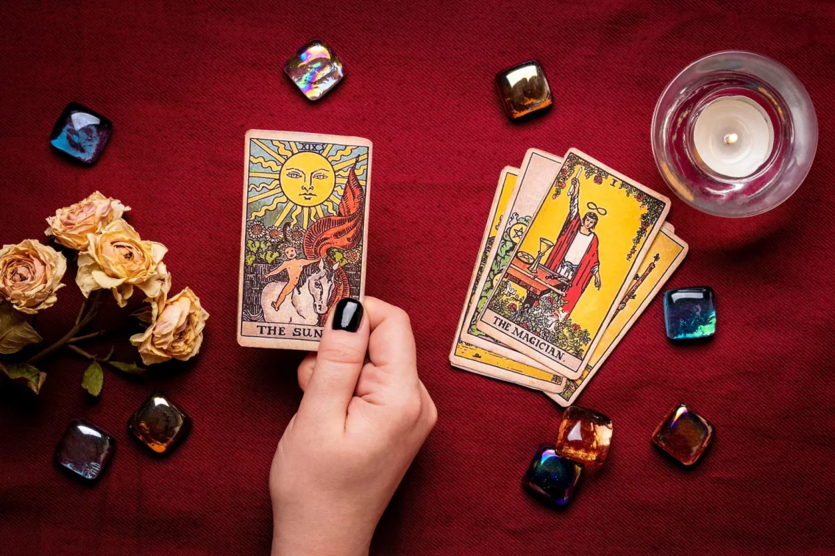 Czy tarot może kłamać? Poznaj prawdę o kartach tarota