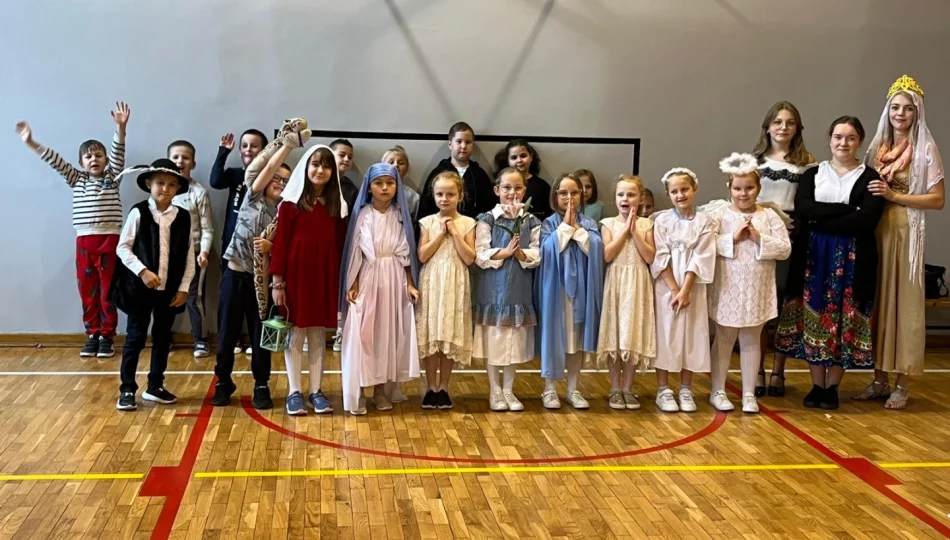 ,,Każdy może Świętym być” – „Bal wszystkich świętych” w SP Nr 2 - zdjęcie 1