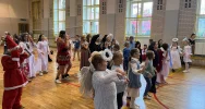 ,,Każdy może Świętym być” – „Bal wszystkich świętych” w SP Nr 2 - zdjęcie 2