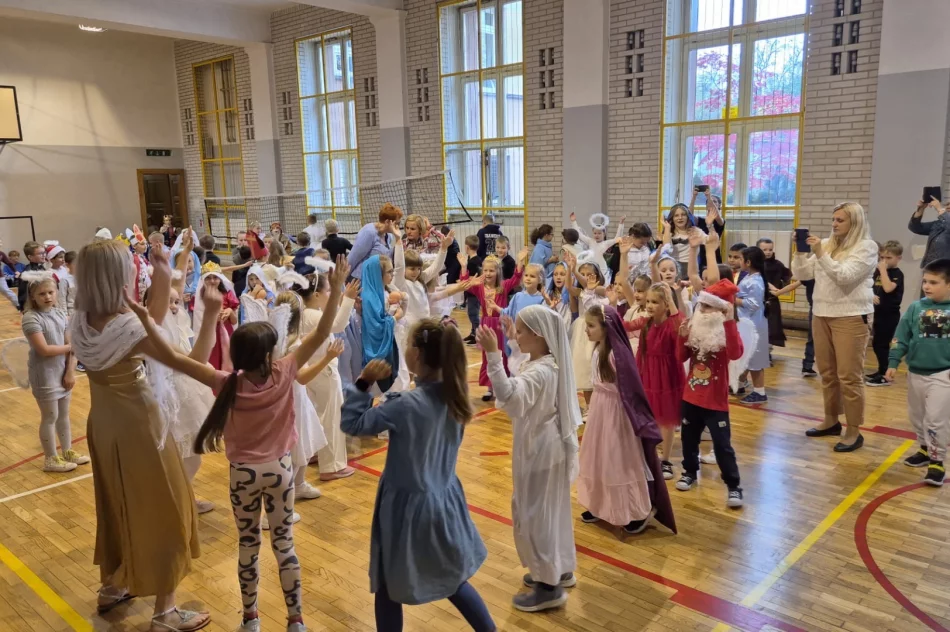 ,,Każdy może Świętym być” – „Bal wszystkich świętych” w SP Nr 2 - zdjęcie 3