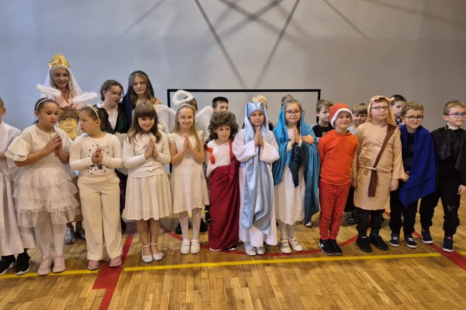 ,,Każdy może Świętym być” – „Bal wszystkich świętych” w SP Nr 2 - zdjęcie 8