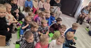 Zespół Regionalny „Starowiejski HYR” z wizytą w Miejskim Przedszkolu Nr 2 - zdjęcie 2