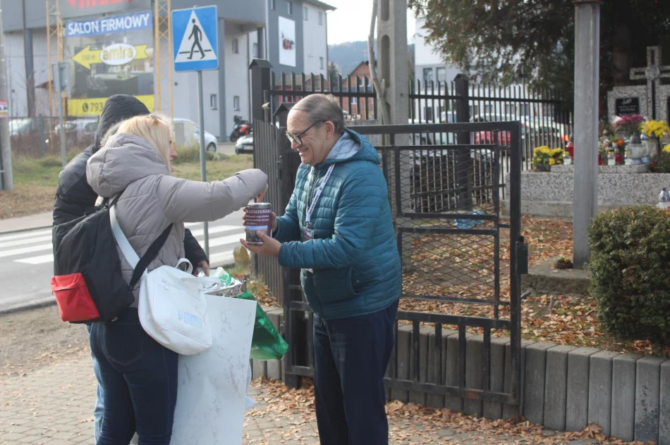 Kolejna udana kwesta na rzecz ratowania zabytkowych nagrobków w Łososinie Górnej - zdjęcie 15