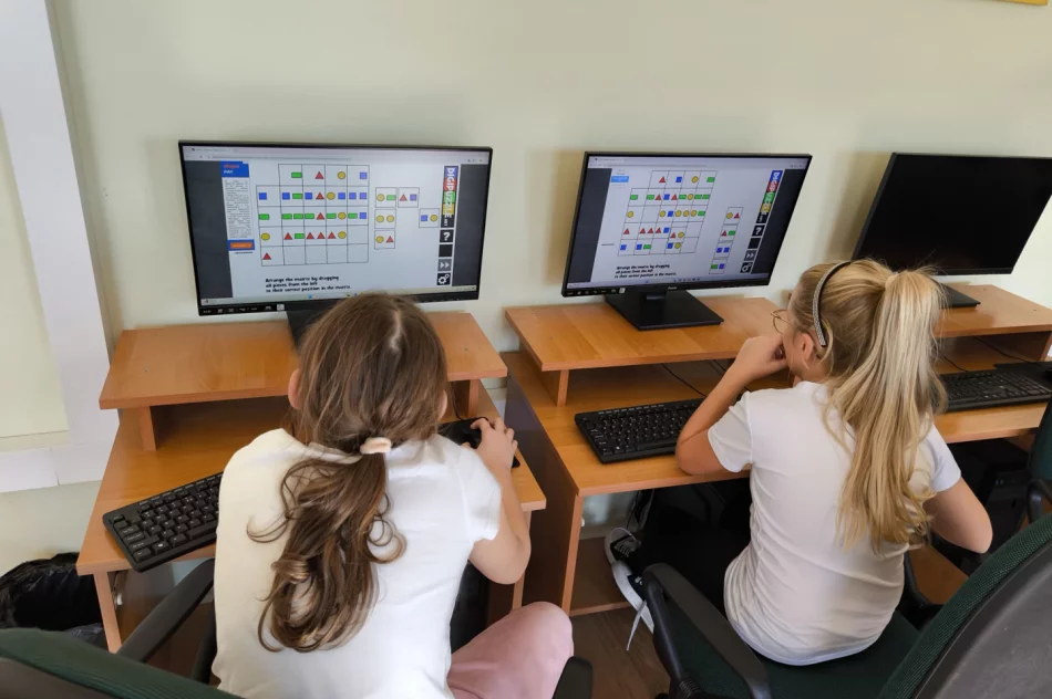 Programuj, twórz, odkrywaj! Code Week 2024 w Szkole Podstawowej im. Marii Dąbrowskiej w Nowym Rybiu - zdjęcie 3