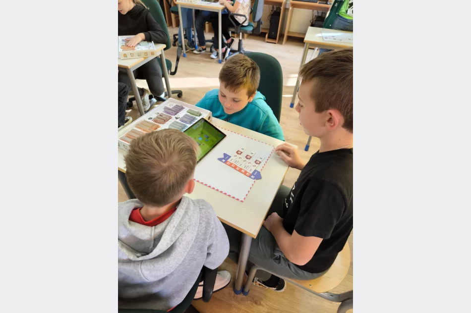 Programuj, twórz, odkrywaj! Code Week 2024 w Szkole Podstawowej im. Marii Dąbrowskiej w Nowym Rybiu - zdjęcie 10