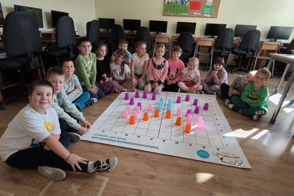 Programuj, twórz, odkrywaj! Code Week 2024 w Szkole Podstawowej im. Marii Dąbrowskiej w Nowym Rybiu - zdjęcie 14