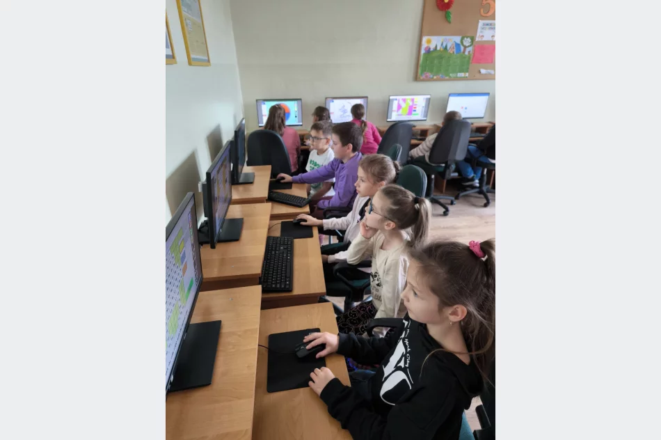 Programuj, twórz, odkrywaj! Code Week 2024 w Szkole Podstawowej im. Marii Dąbrowskiej w Nowym Rybiu - zdjęcie 17