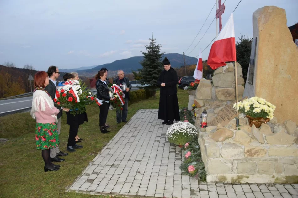 Uroczystości upamiętniające 80. rocznicę pacyfikacji wsi  - zdjęcie 2