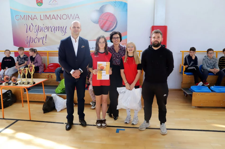 Siekierczyna i Mordarka wygrywa Mistrzostwa Gminy Limanowa w Koszykówce 3x3 Dziewcząt - zdjęcie 15