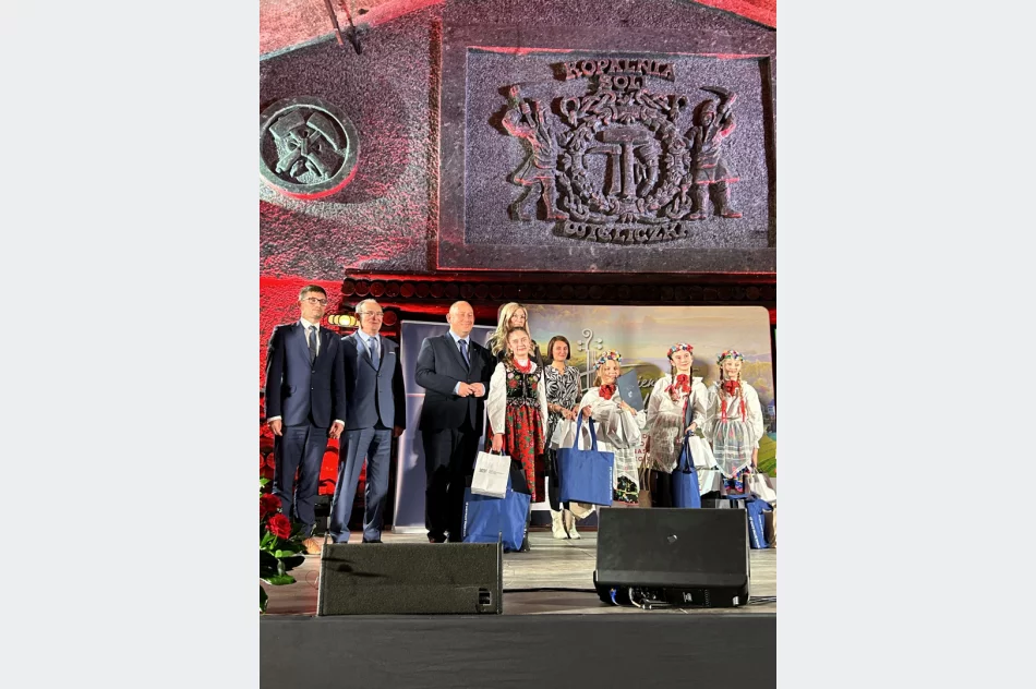 Marlena Wardęga z Siekierczyny laureatką PIERWSZEGO MIEJSCA w konkursie zaŚPIEWAJ I TY NIEPODLEGŁEJ! - zdjęcie 3