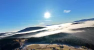 Beskid Wyspowy z lotu ptaka: Morze mgieł i wyłaniające się szczyty (WIDEO) - zdjęcie 2