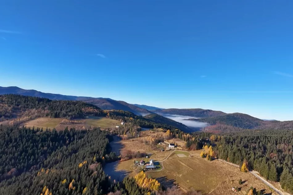 Beskid Wyspowy z lotu ptaka: Morze mgieł i wyłaniające się szczyty (WIDEO) - zdjęcie 6