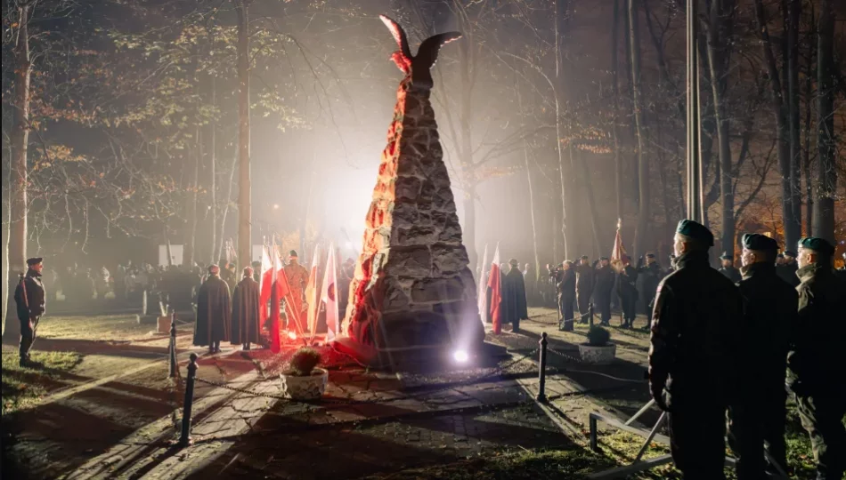 Symbol pamięci o bohaterach niepodległości (ZDJĘCIA) - zdjęcie 1
