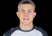 Silna pozycja wychowanka Uranu w Sandecji. Kolejny gol, pewne miejsce w składzie. - zdjęcie główne