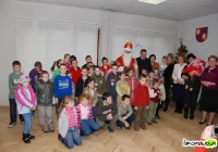 Pomoc społeczna obdarowała dzieci - zdjęcie główne