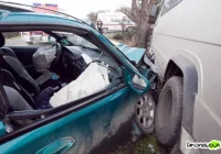 Zderzenie busa z samochodem osobowym - zdjęcie główne