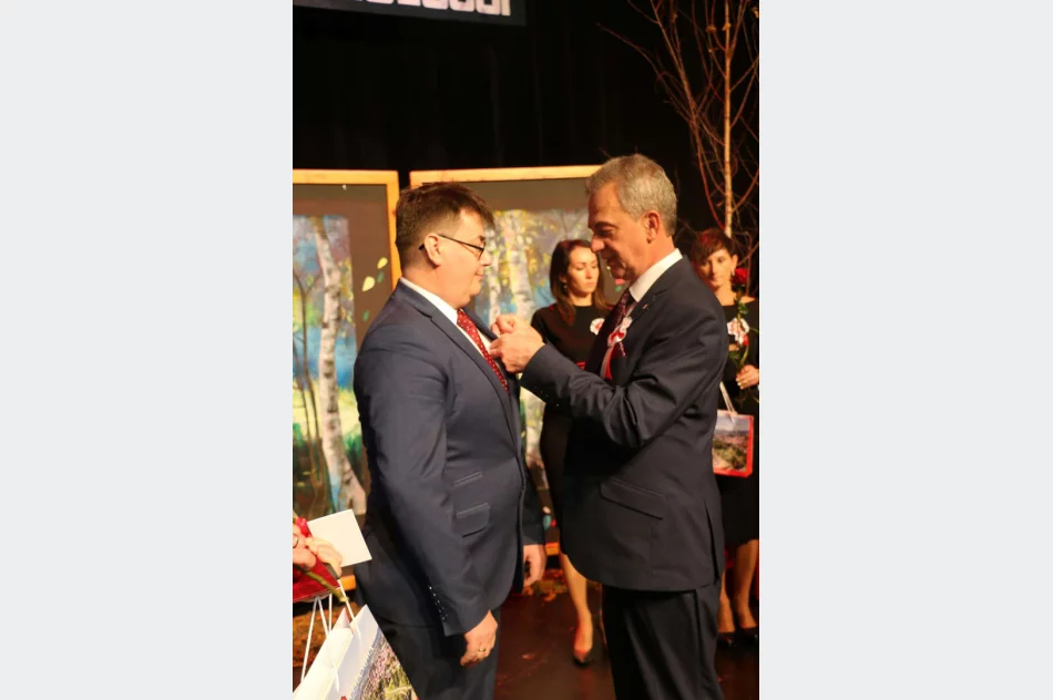 Uroczysta ceremonia wręczenia odznaczeń  - zdjęcie 16