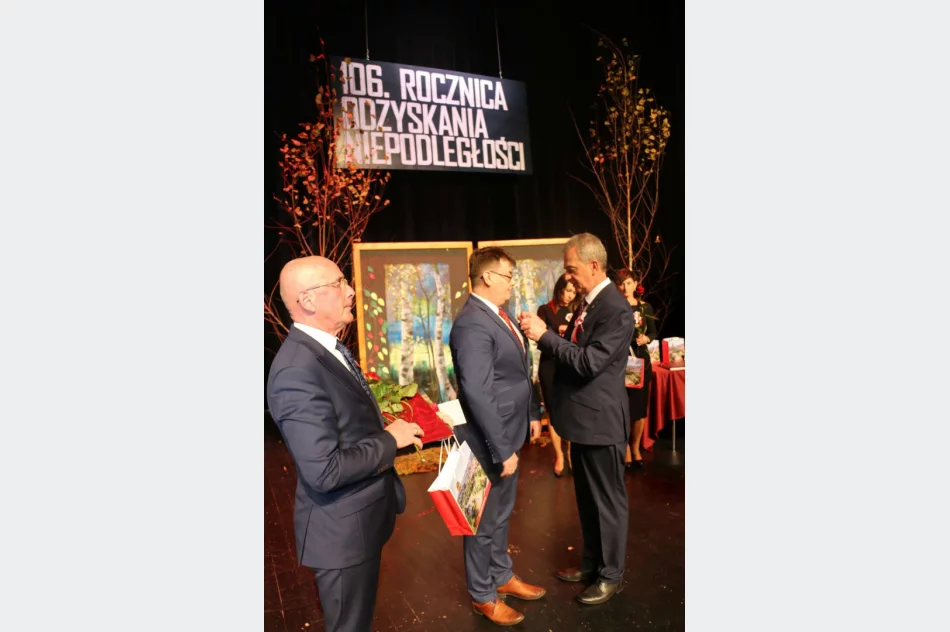 Uroczysta ceremonia wręczenia odznaczeń  - zdjęcie 17