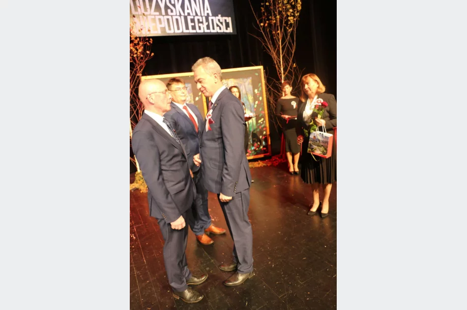 Uroczysta ceremonia wręczenia odznaczeń  - zdjęcie 19