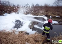 Rzeką szła kilkumetrowa piana - zdjęcie główne