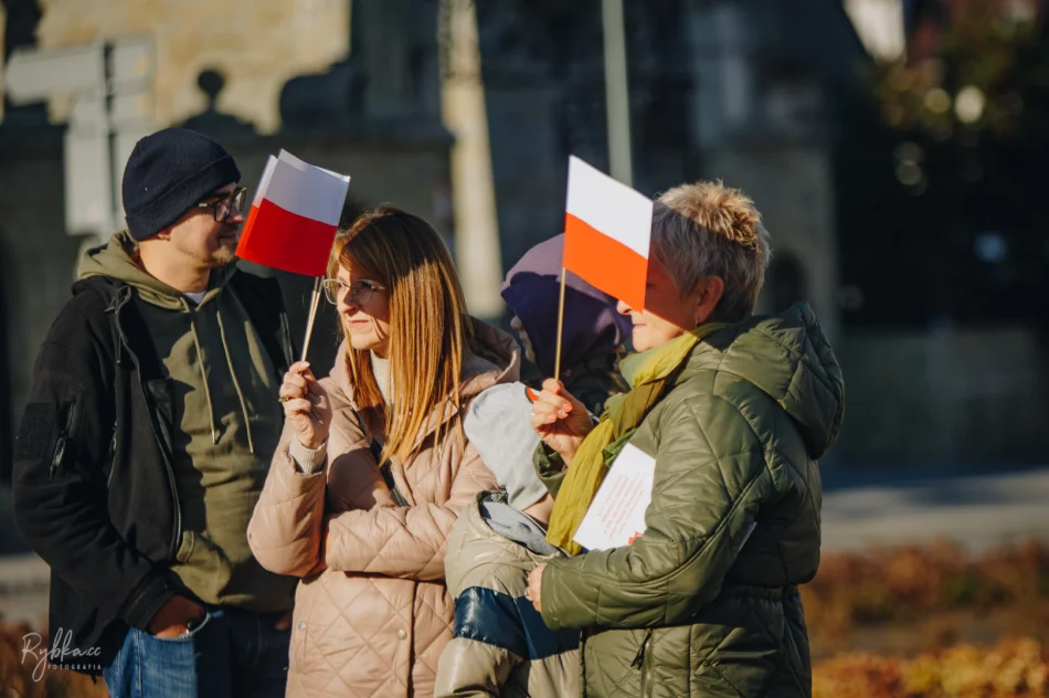 Obchody 106. rocznicy odzyskania przez Polskę niepodległości - zdjęcie 2