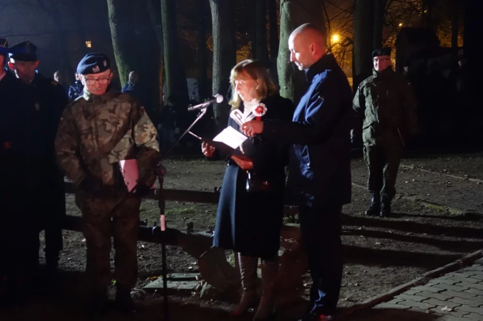Obchody Święta Niepodległości oraz 90. rocznicy odsłonięcia Pomnika Legionistów - zdjęcie 2