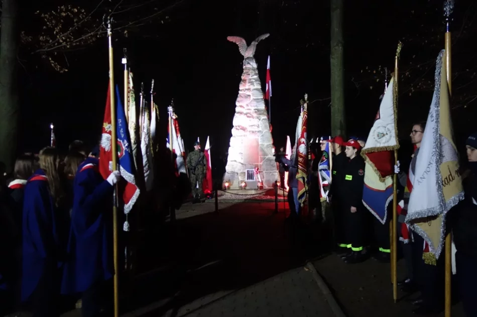 Obchody Święta Niepodległości oraz 90. rocznicy odsłonięcia Pomnika Legionistów - zdjęcie 4