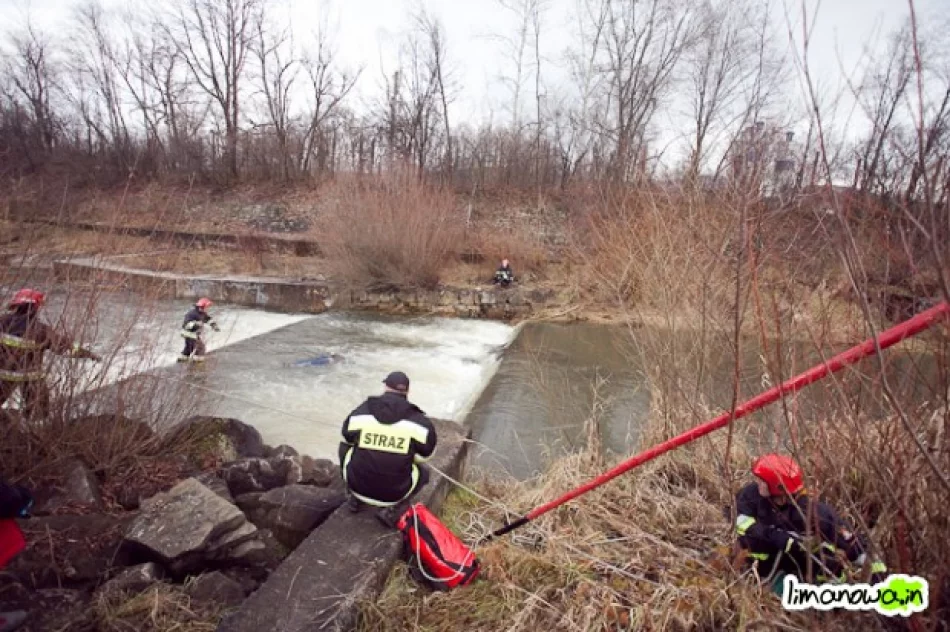 W rzece odnaleziono zwłoki kobiety - zdjęcie 4