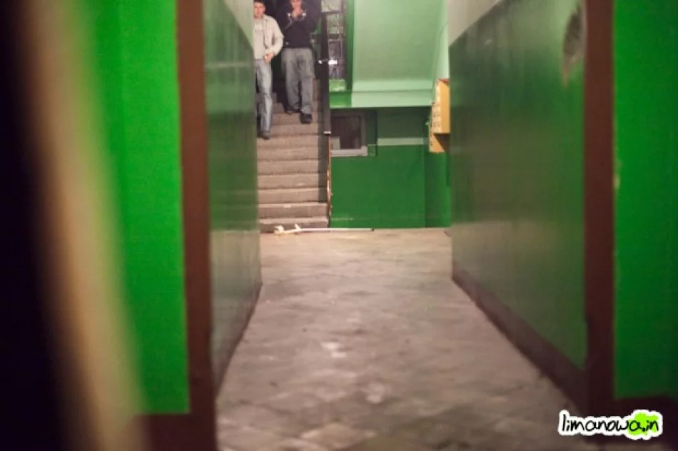 W ruch  poszły kosze na śmieci i siekiera - zdjęcie 3