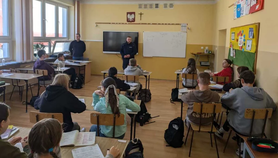 Spotkanie o bezpieczeństwie z policjantem  - zdjęcie 1