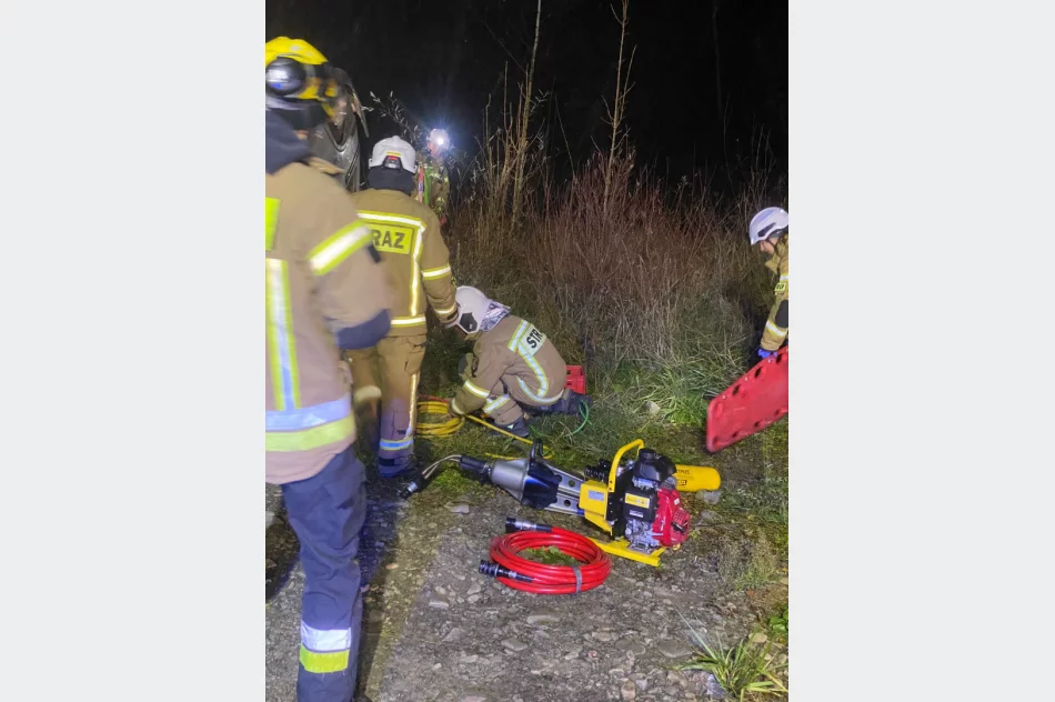 Ćwiczenia ratownicze OSP na ścieżce rowerowej - zdjęcie 10