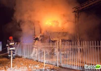 Spłonęła ciężarówka - uratowano kiosk - zdjęcie główne