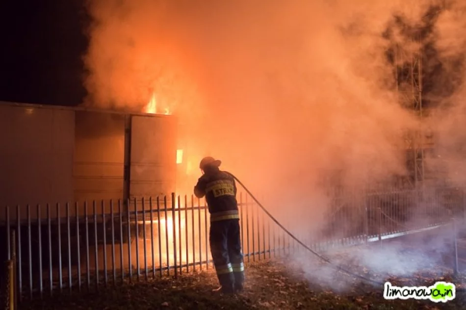 Spłonęła ciężarówka - uratowano kiosk - zdjęcie 3