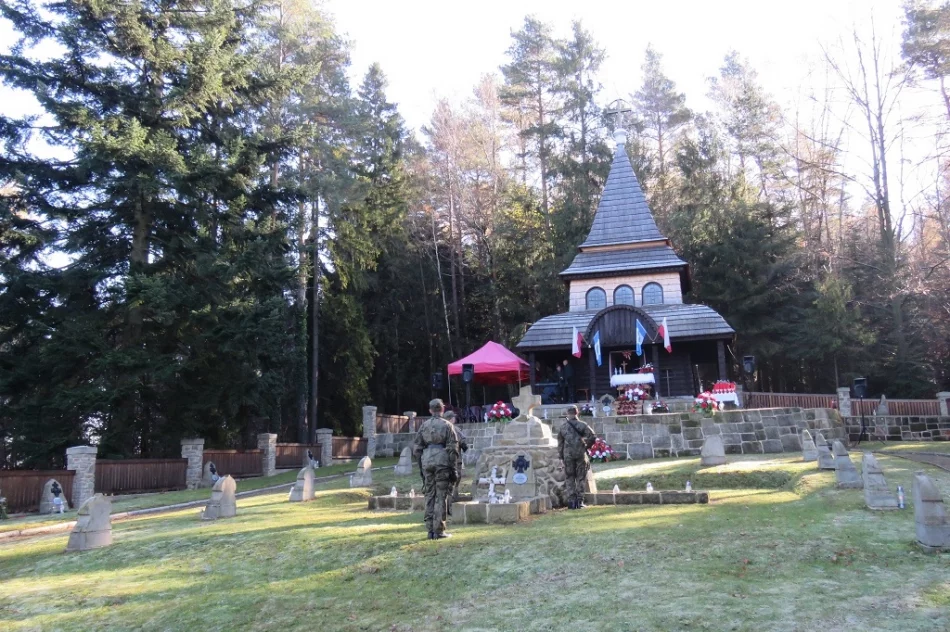 Młodzieżowy Rajd Turystyczny i uroczystości niepodległościowe - zdjęcie 2